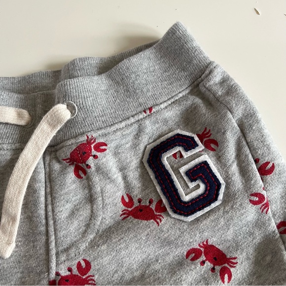 Baby Gap Baby Shorts 🦀 - Picture 2 of 4
